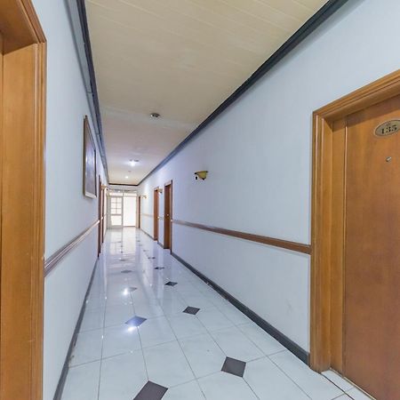 Urbanview Hotel Crown Tasikmalaya By Reddoorz Exterior foto