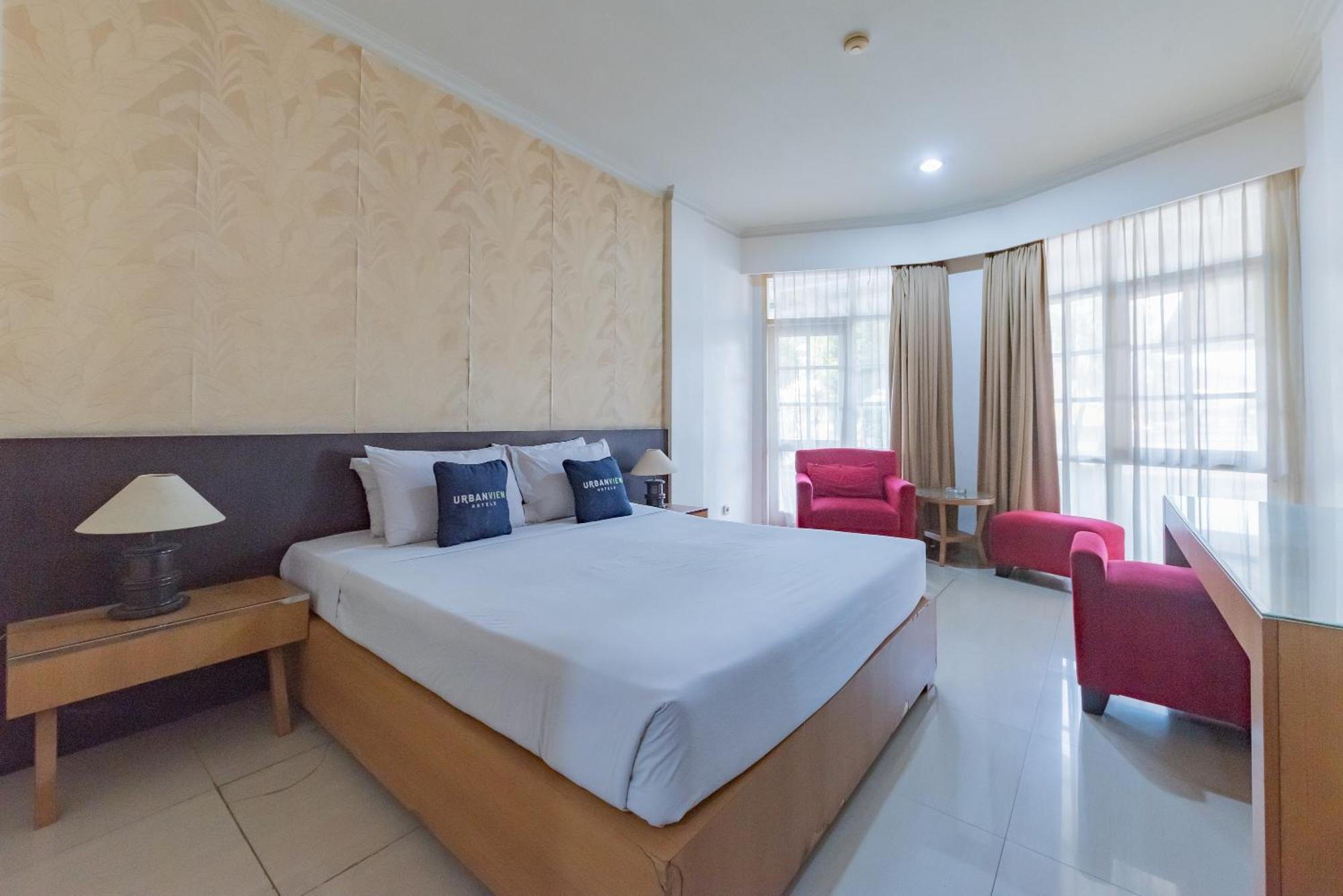 Urbanview Hotel Crown Tasikmalaya By Reddoorz Exterior foto