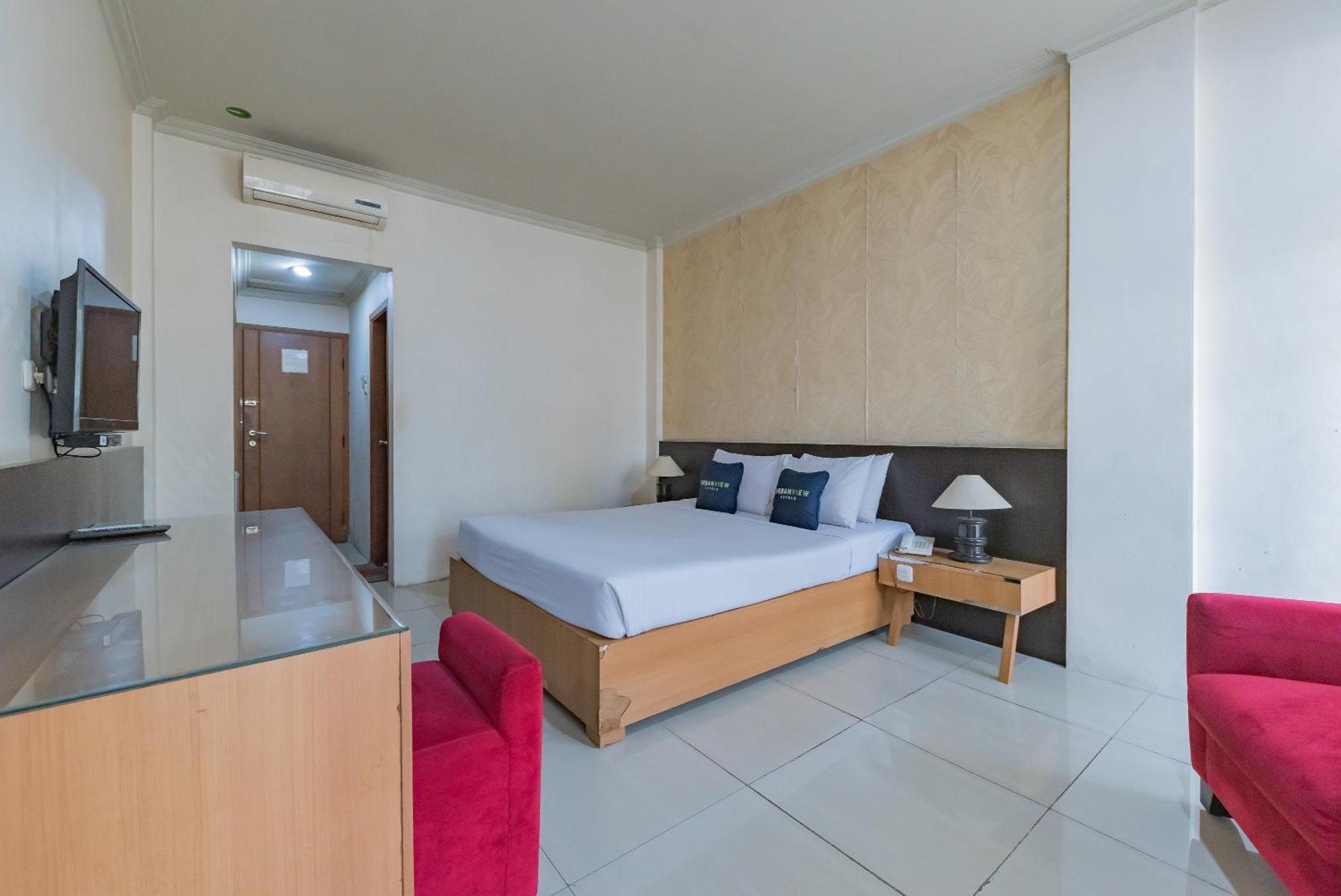 Urbanview Hotel Crown Tasikmalaya By Reddoorz Exterior foto