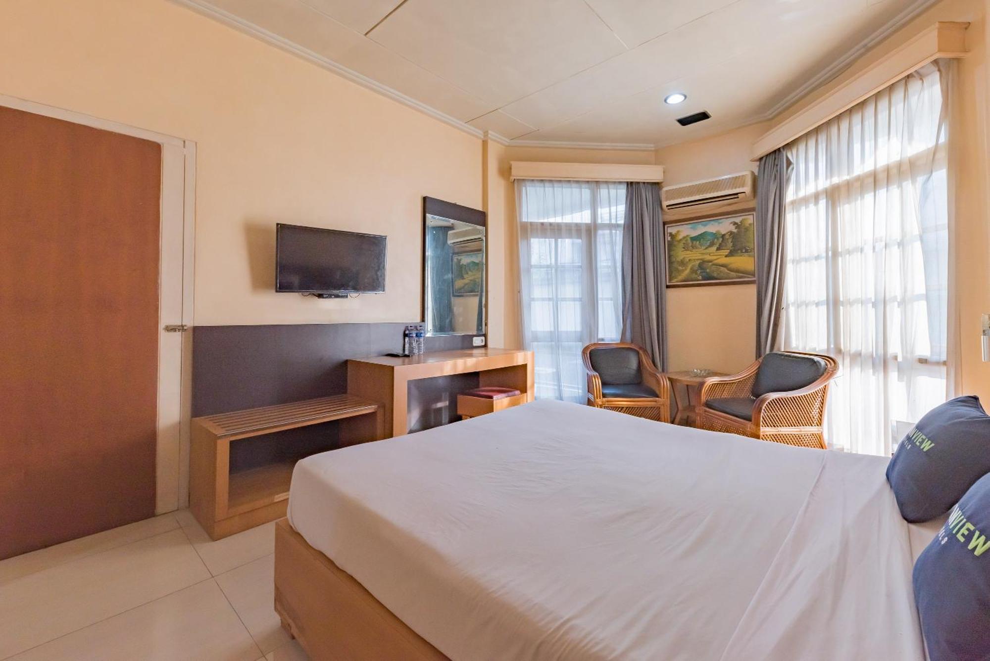 Urbanview Hotel Crown Tasikmalaya By Reddoorz Exterior foto