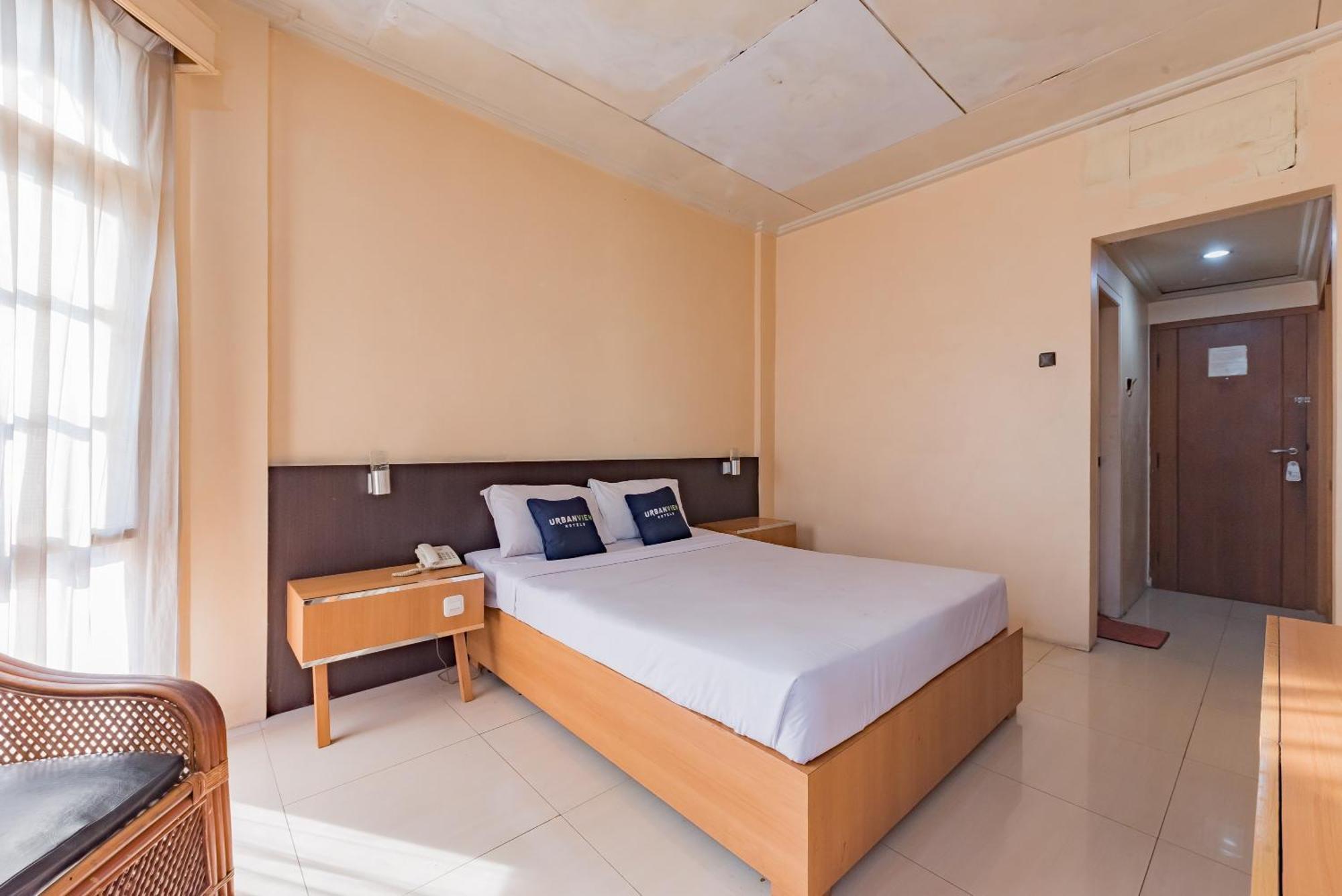 Urbanview Hotel Crown Tasikmalaya By Reddoorz Exterior foto